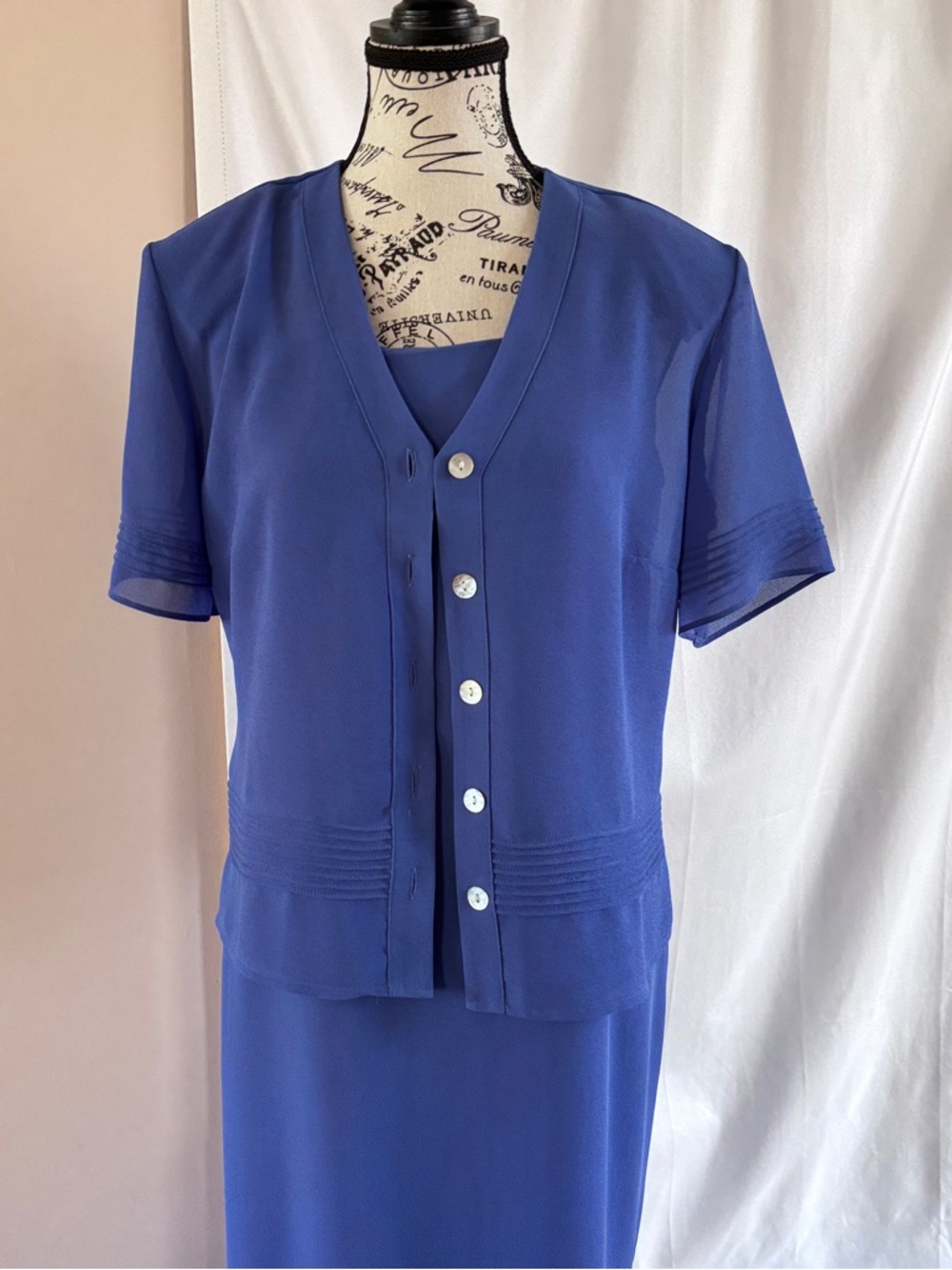 Bright Periwinkle Blue Dress - Smooth Lightweight Fabric ~ size 8. Wedding, Grad